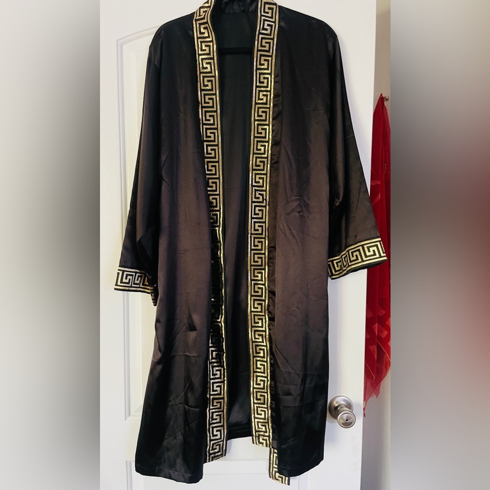 Bruno Mars 24K Magic World Tour VIP Robe Black And Gold Greek Key Trim